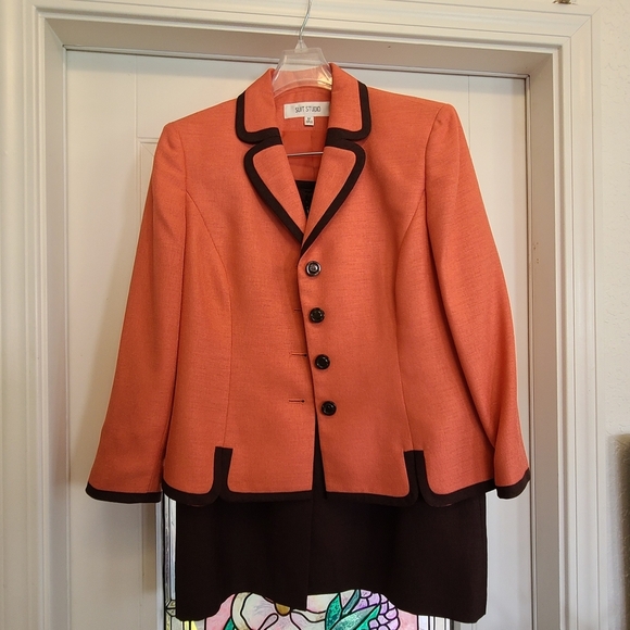 Suit Studio Dresses & Skirts - Womens Skirt Suit 2 pc 6P EUC